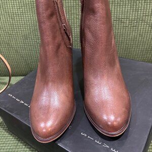 Steve Madden Roami Cognac Leather Bootie -New in Box